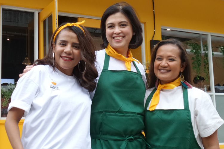 Nowela Idol, Chef Arimbi Nimpuno dan Ria Warna dalam peresmian gerai Chacho Bowls di Jalan Pangeran Antasari, Jakarta Selatan, Sabtu (15/9/2018).