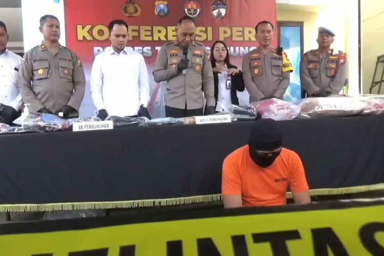 #---Pelaku pembunuhan suami istri di Kabupaten Tulungagung Jawa Timur, di tangkap, Senin (03/07/2023)--#