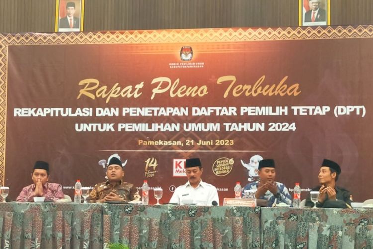 KPU kabupaten Pamekasan, Jawa Timur menetapkan jumlah DPT Pemilu 2024 sebanyak 676.303. Jumlah tersebut turun jika dibandingkan dengan DPT Pemilu 2019 sebanyak 706.619 orang.