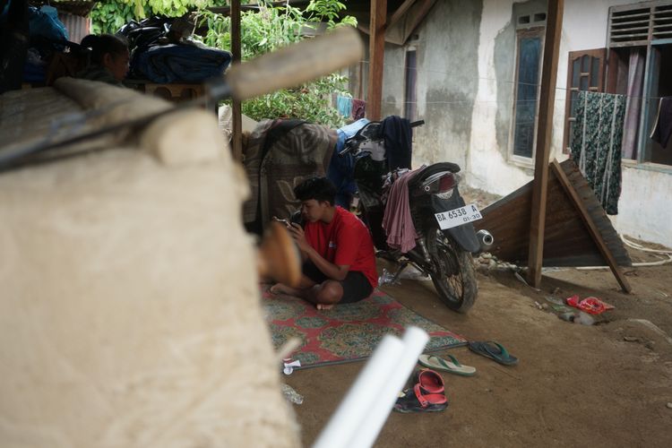 Seragam dan Perlengkapan Rusak Terendam Banjir, Sejumlah Siswa di Padang Belum Bisa Kembali Sekolah