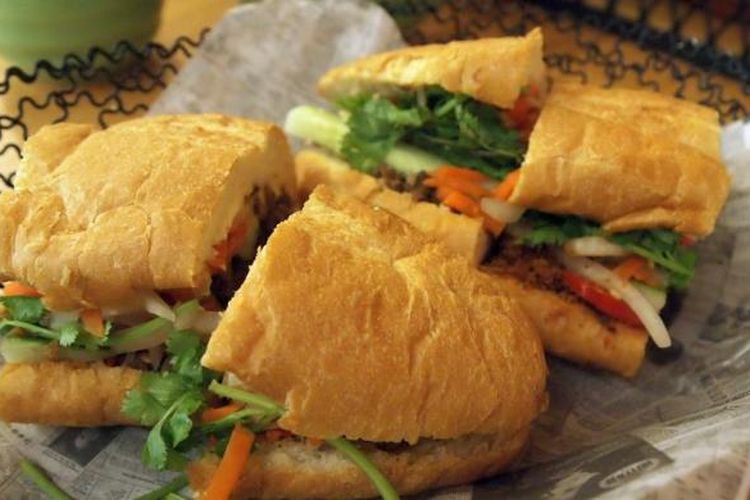Banh Mi, roti isi Vietnam ala NamNam Noodle Bar