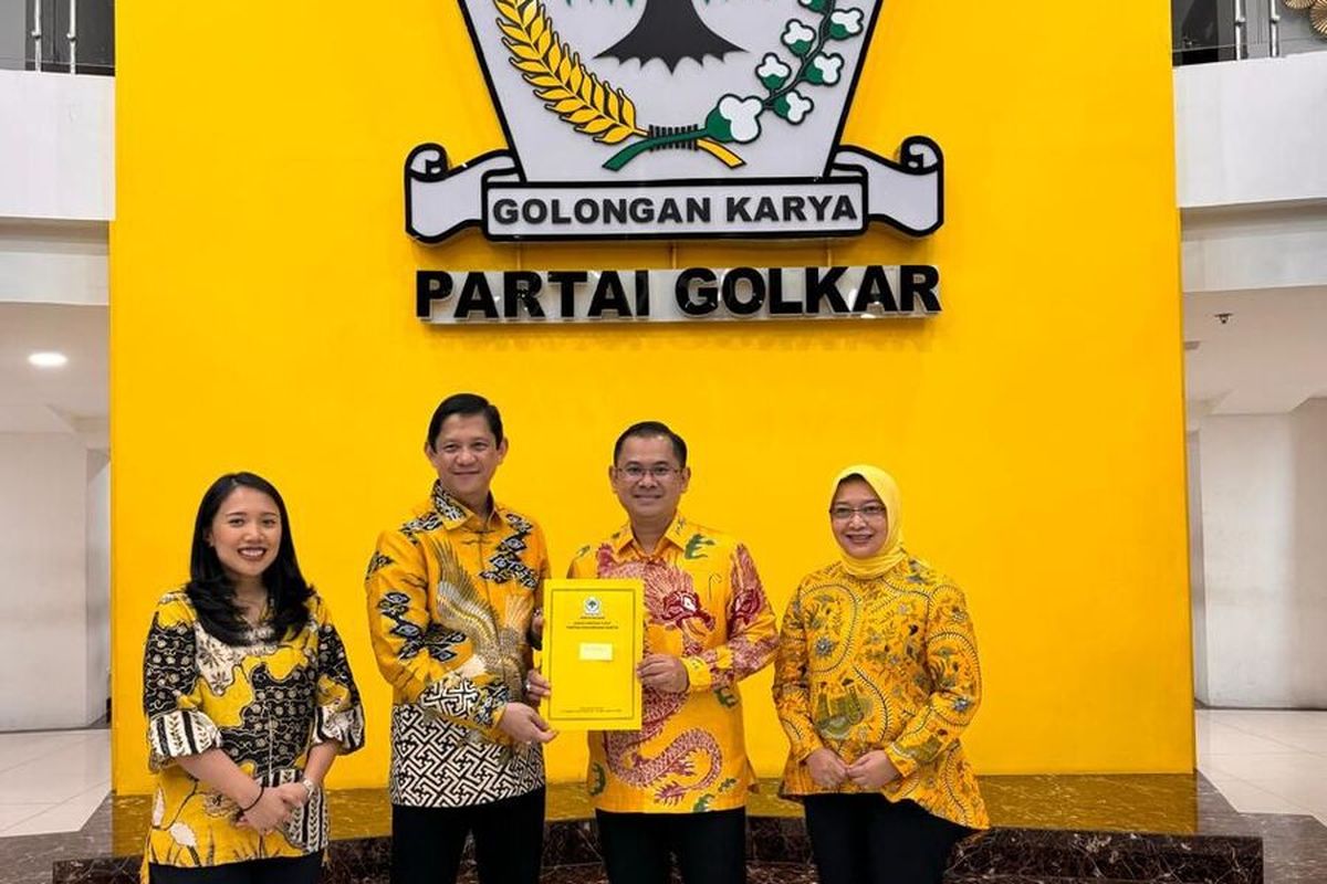 Partai Golkar resmi mengusung pasangan Arfi Rafnialdi - Yena Masoem di Pilkada Kota Bandung 2024 sebagai bakal calon Wali Kota Bandung dan bakal calon Wakil Wali Kota Bandung.