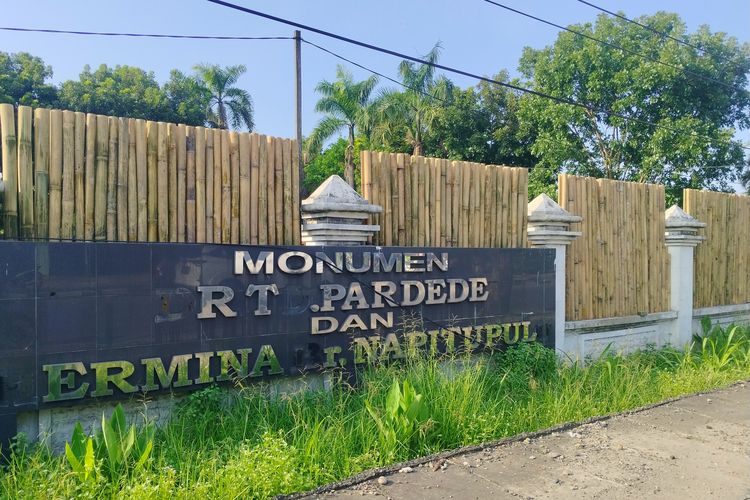 Pagar Besi Monumen TD Pardede Deli Serdang Diduga Dicuri, Kini Diganti dengan Bambu