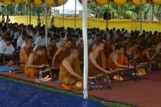 Peringati Asadha, Umat Buddha Gelar Prosesi Tipitaka Chanting di Candi Borobudur