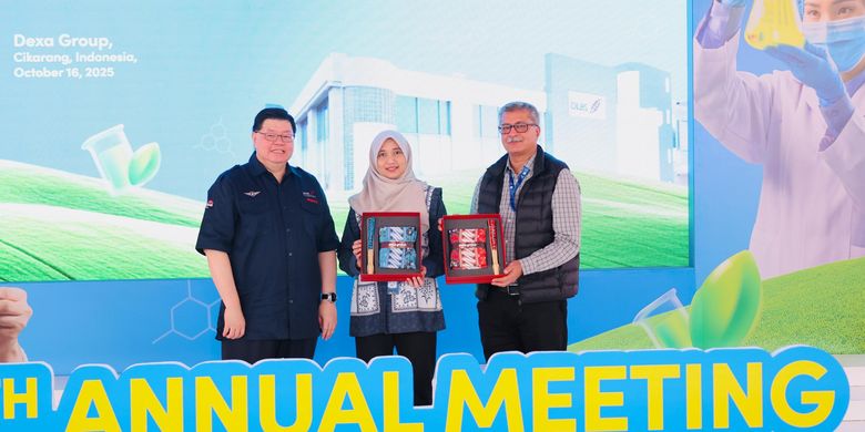 Delegasi Organisasi Kesehatan Dunia (WHO) bersama Badan POM RI melakukan kunjungan ke Dexa Laboratories of Biomolecular Sciences (16/10/2025).