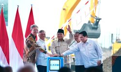 Prabowo Resmikan Proyek Ekosistem Baterai Listrik, Pertamina NRE Ambil Peran Utama di Industri Hijau