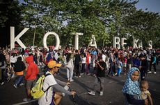 Isak Tangis Keluarga Pecah Saat Peti Jenazah Korban Kebakaran Terra Drone Masuk Ambulans