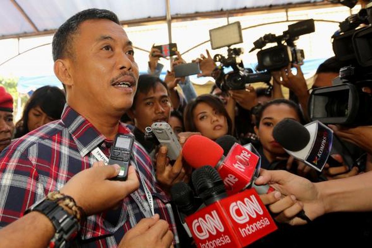 Prasetio Edi Marsudi, Ketua Tim Pemenangan Ahok-Djarot berbicara kepada wartawan di Bareskrim Polri, Jakarta, Selasa (22/11/2016).