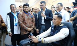 Coba Digital Drive Simulator Waskita Karya, Menteri AHY: Semoga Waskita Karya Semakin Maju