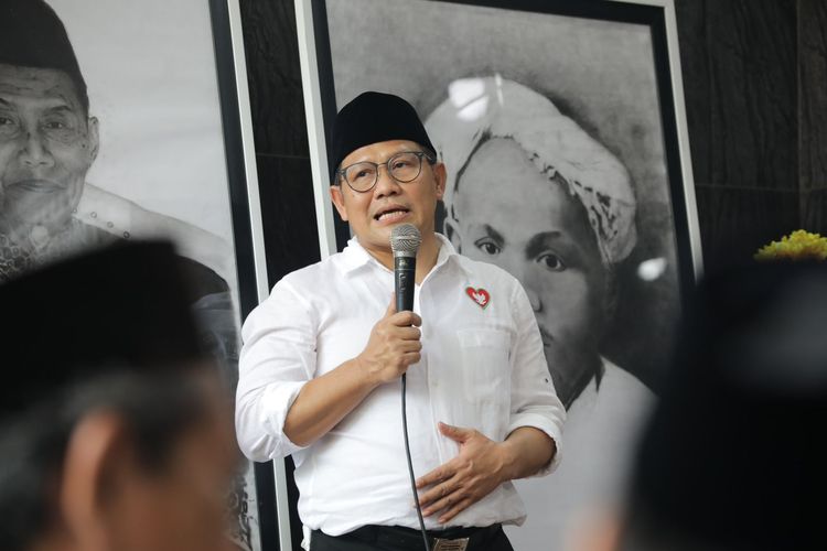 Wakil Ketua Dewan Perwakilan Rakyat (DPR) Abdul Muhaimin Iskandar saat menghadiri haul Kiai Haji Abbas di Ponpes Buntet, Cirebon, Jawa Barat. 