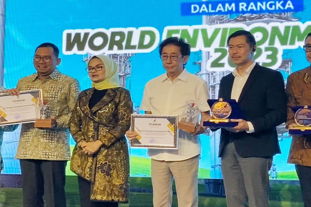 Sido Muncul selama 20 tahun telah menaruh perhatian serius terhadap prinsip keberlanjutan lingkungan dalam proses produksi ragam produk miliknya. Salah satunya, dengan menghadirkan produk Tolak Angin dalam bentuk soft capsule dan kemasan botol gelas.