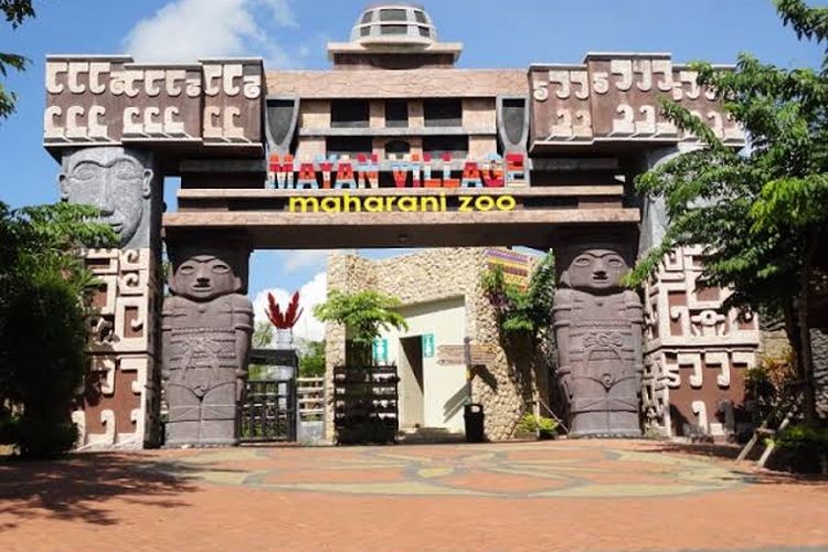 Salah satu wahana di Maharani Zoo dan Goa Lamongan.