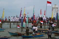 Di Atas Laut, Nelayan Kampung Melayu Gelar Upacara HUT Kemerdekaan RI Ke-74
