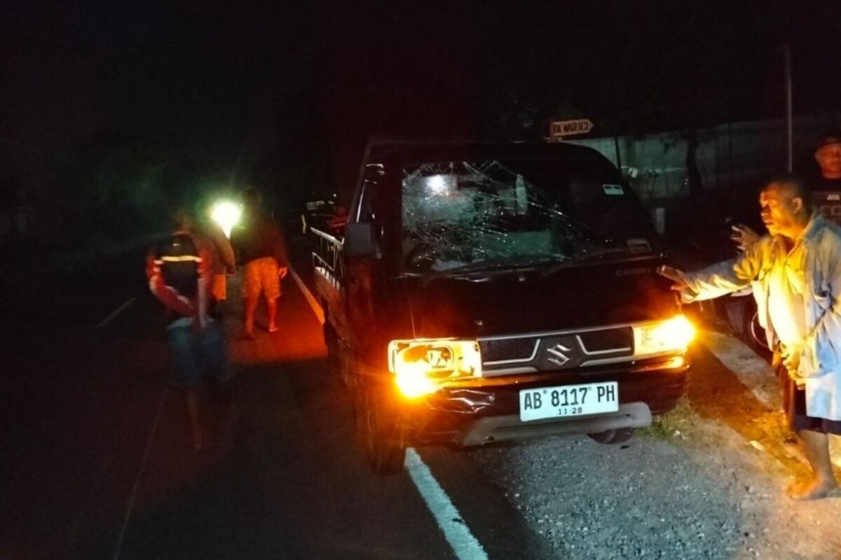 Mobil yang terlibat kecelakaan di JJLS Gadingsari, Sanden, Bantul, DI Yogyakarta. Kamis (17/4/2025) malam.