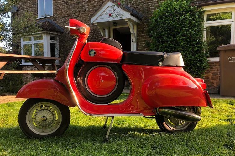 Vespa SS90