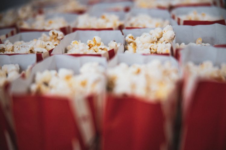 Popcorn tanpa selaput gula aman dikonsumsi dalam jumlah besar, tak akan menambah berat badan. 