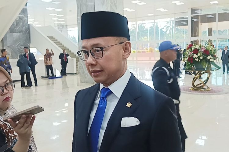 Wakil Ketua Umum Partai Amanat Nasional (PAN) yang juga sekaligus Wakil Ketua Majelis Permusyawaratan Rakyat (MPR) Eddy Soeparno di Kompleks Parlemen, Senayan, Jakarta, Jumat (15/8/2025).