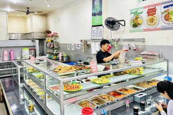 Sepiring Lauk Warteg dan Rindu yang Tak Pernah Usai dari Masakan Ibu