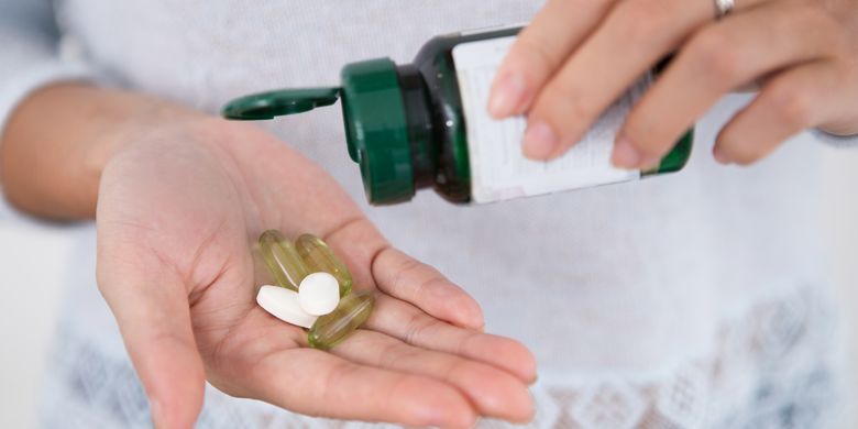 BPOM menemukan 18 produk obat tradisional dan suplemen kesehatan ilegal dengan bahan kimia obat berbahaya. Simak daftarnya dan dampaknya.