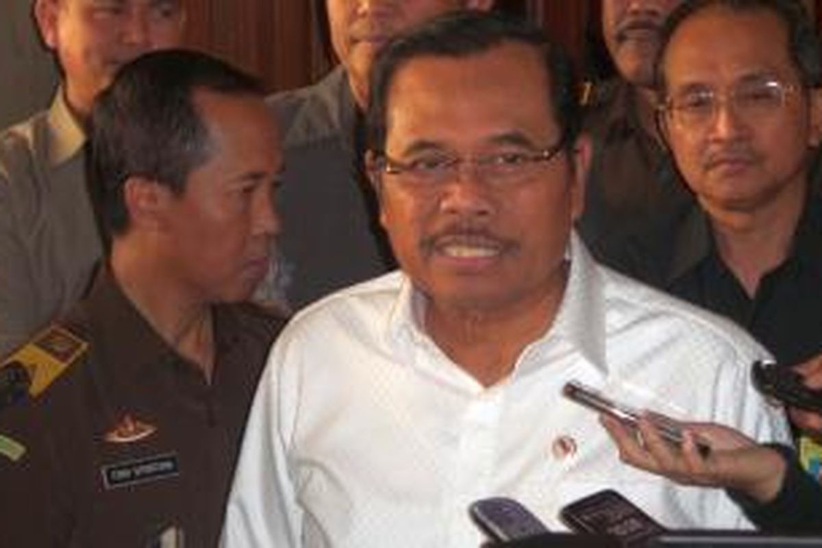 Jaksa Agung HM Prasetyo saat mengumumkan nama personel kejaksaan yang direkomendasikan mendaftarkan diri sebagai calon pimpinan Komisi Pemberantasan Korupsi (KPK).