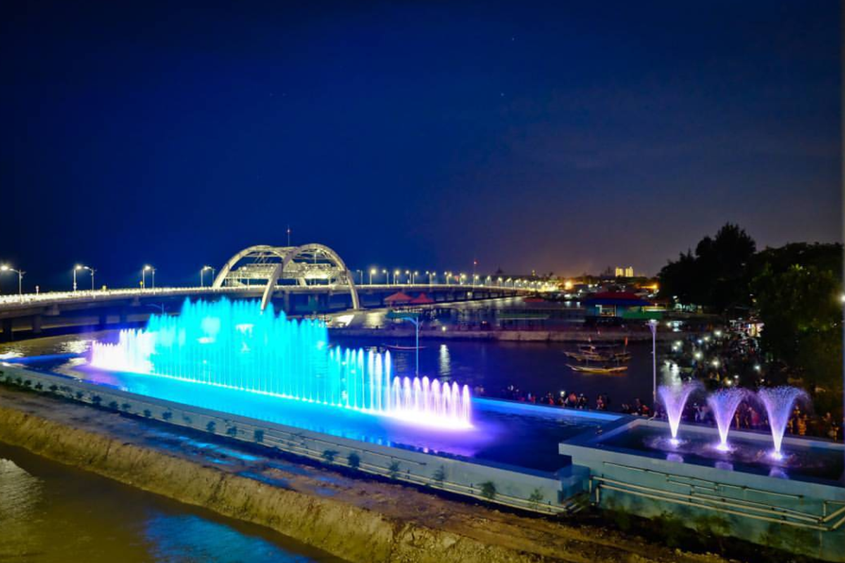 Taman Air Mancur Menari di Jembatan Kenjeran, Surabaya