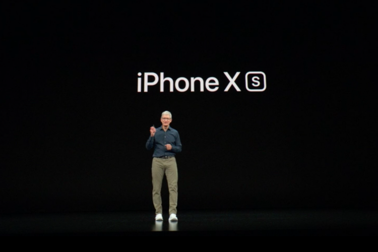 CEO Apple, Tim Cook dalam peluncuran iPhone XS.