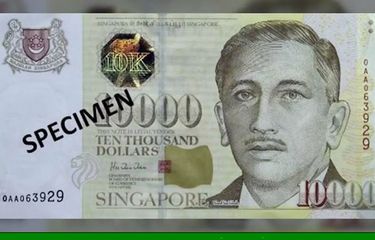 Lembaran Uang 10.000 Dollar Singapura