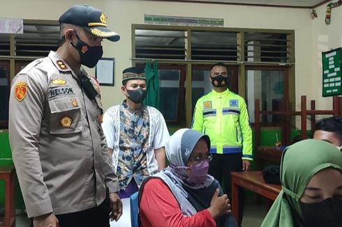 Percepat Capaian Vaksinasi, Polres Sikka Buka Layanan Vaksin di Malam Hari Selama Ramadhan