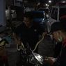 Damkar Trenggalek Butuh 1 Jam Keluarkan Ular Berbisa di Balik Bodi Sepeda Motor