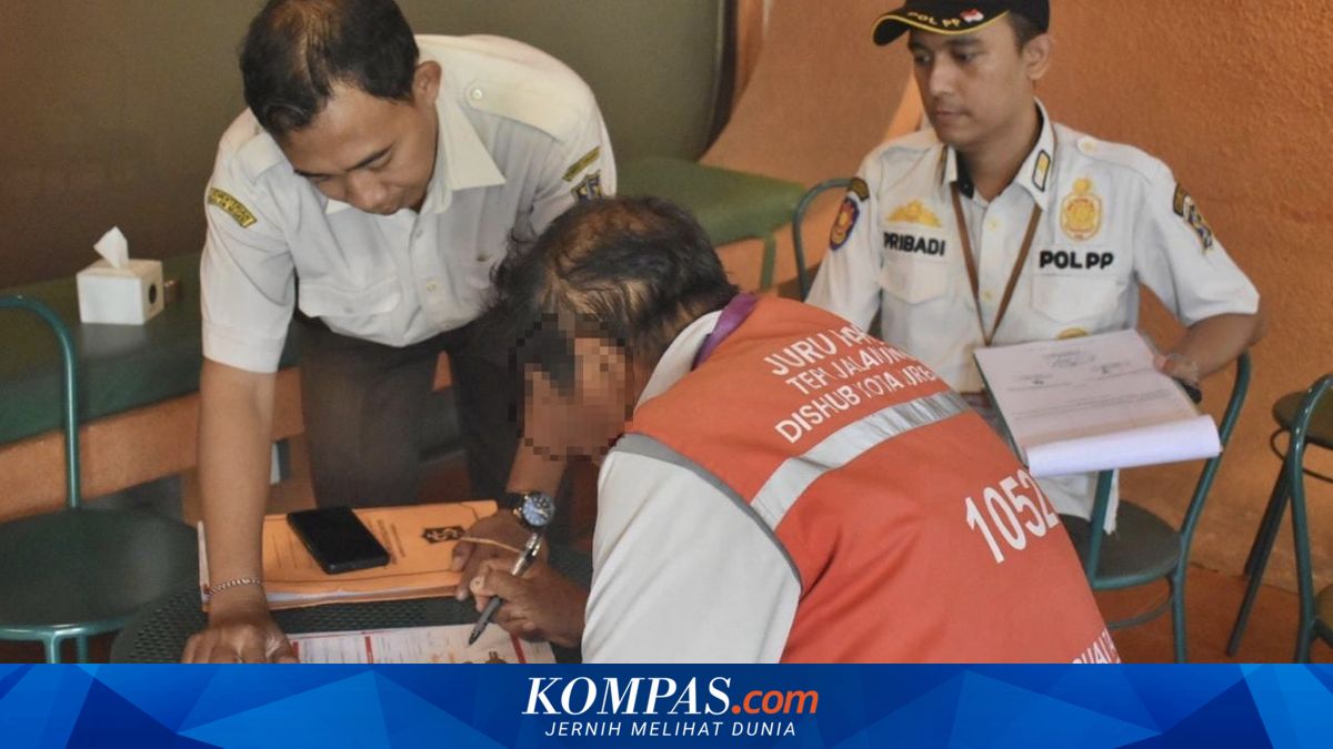 63 Lokasi Parkir di Surabaya Ditertibkan, Satu Disegel karena Tolak Pembayaran Digital