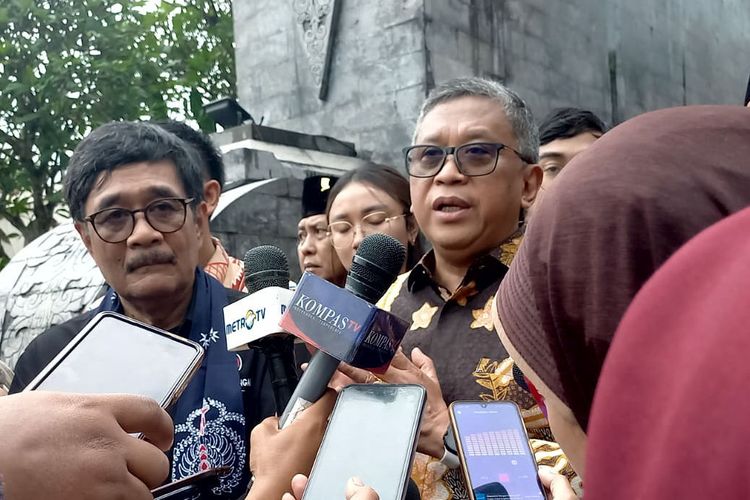 PDI-P Tolak Soeharto Jadi Pahlawan, Hasto: Banyak Catatan Pelanggaran HAM