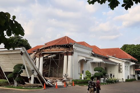 Gedung OJK Regional 3 Jateng-DIY Roboh, Kerugian Mencapai Rp 100 Juta