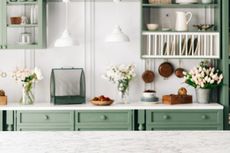 5 Kombinasi Warna Kabinet dan Meja dapur yang Serasi dan Estetik