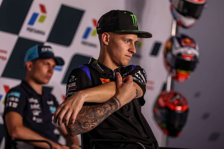 Pebalap Fabio Quartararo (Monster Energy Yamaha) saat konferensi pers di Pertamina Mandalika International Street Circuit, Lombok Tengah, NTB, Sabtu (19/3/2022). Fabio Quartararo finis di posisi pertama dengan catatan 1 menit 31,067 detik.