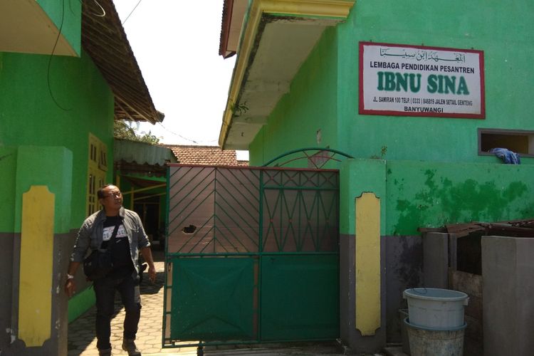 Pondok Pesantren Ibnu Sina di Kecamatan Genteng, tempat Suliono memondok selama enam bulan sebelum pindah ke Sulawesi.