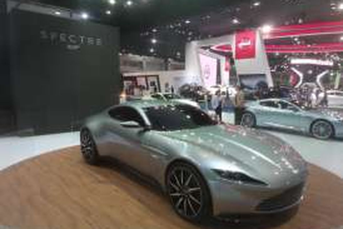 Aston Martin DB10 yang dipamerkan di Bangkok International Motor Show 2016. Mobil yang diproduksi untuk keperluan syuting film 