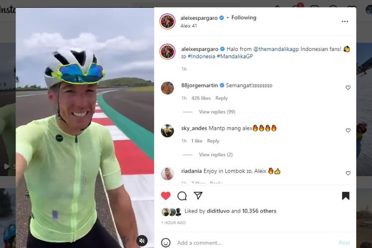Aleix Espargaro memutari Sirkuit Mandalika menggunakan sepeda