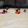 Info Disdik DKI: Ini 4 Risiko Anak Bermain Air Banjir