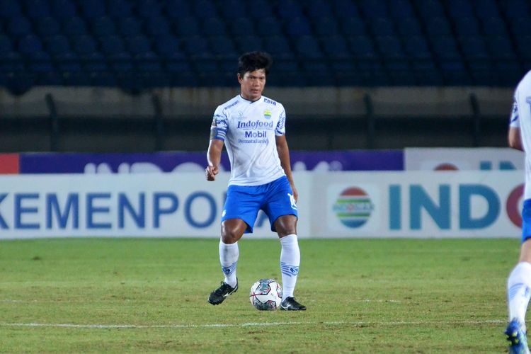 Achmad Jufriyanto menjalani laga perempat final Piala Presiden 2022 melawan PSS Sleman, Jumat (1/7/2022) di Stadion Si Jalak Harupat, Kabupaten Bandung.