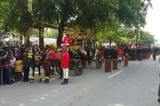 Naik Kereta Kencana, Kahiyang-Bobby Tiba di Gedung Akad