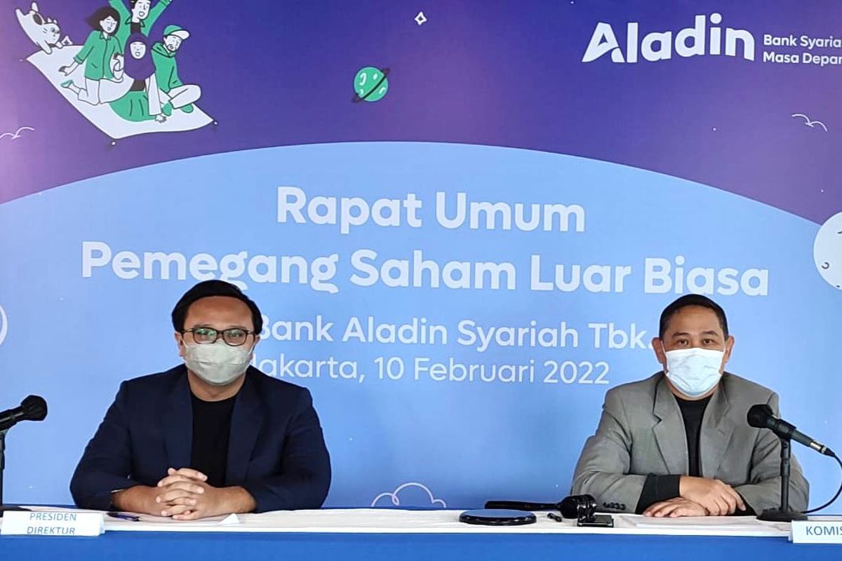 Presiden Direktur Bank Aladin, Dyota Marsudi (kiri) dan Komisaris Bank Aladin, Ationo Teguh Basuki (kanan)