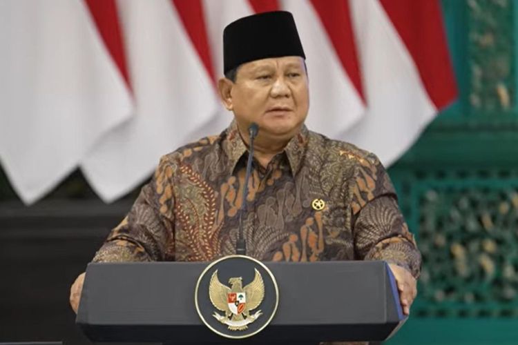 Presiden RI Prabowo Subianto dalam Sidang Kabinet Paripurna memperingati satu tahun Kabinet Merah Putih, Senin (20/10/2025).