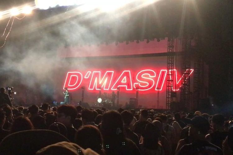 Grup musik D'MASIV di Pestapora Stage hari kedua pada Sabtu (24/9/2022). 