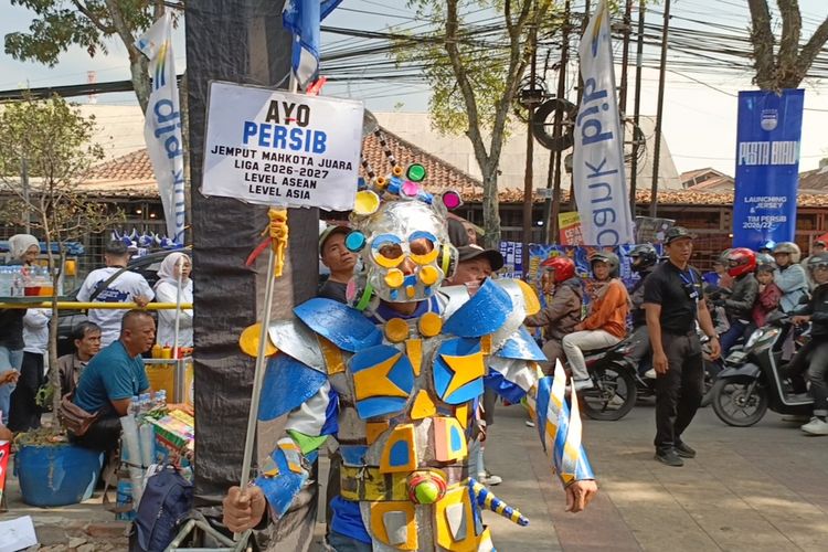 Atribut Robotik hingga Pesan Antirasisme, Uniknya Cara Bobotoh Rayakan Pesta Biru Persib