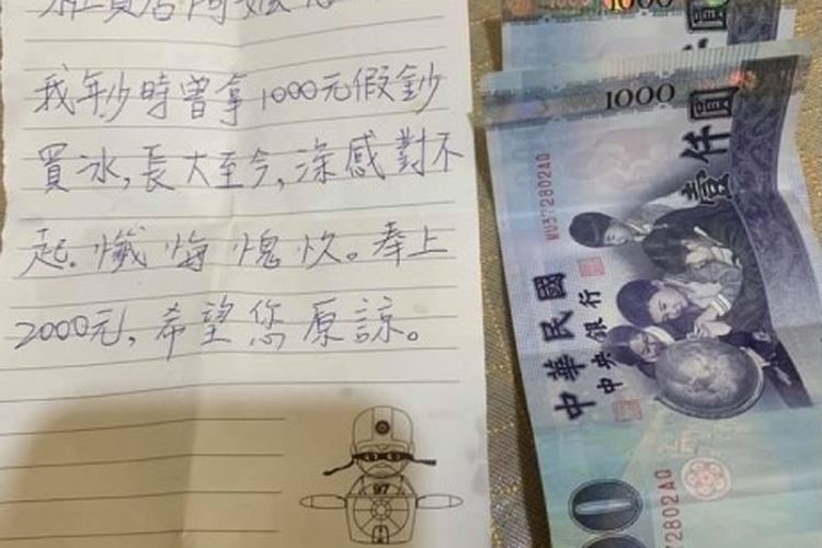 Pria di Taiwan memberikan uang tunai 2.000 dollar Taiwan (sekitar Rp 1 juta) kepada pemilik toko karean saat kecil membeli es krim dengan uang palsu