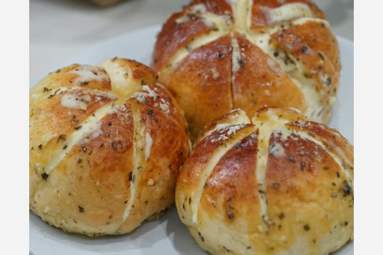 Garlic Bread Cheese, produk jualan eks pegawai KPK Tata Khoiriyah.