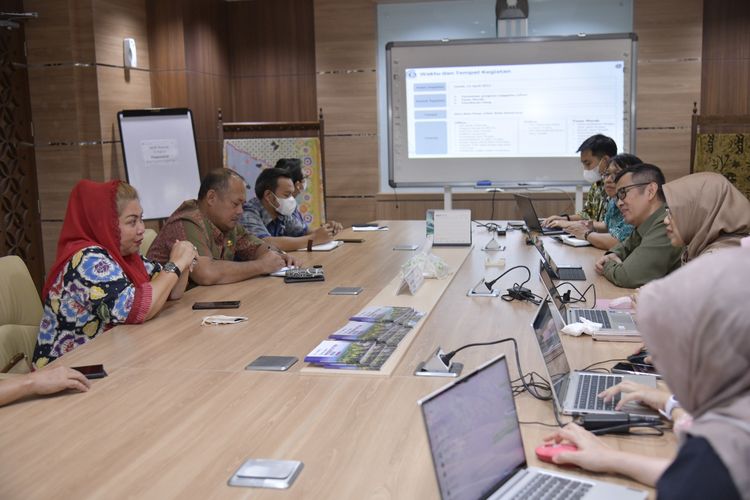 Pemerintah Kota (Pemkot) Semarang berkolaborasi dengan Bank Indonesia (BI) menggelar Gerakan Nasional Pengendalian Inflasi Pangan (GNPIP) menjelang Hari Raya Idul Fitri 1444 Hijriah (H), Selasa (11/4/2023). 