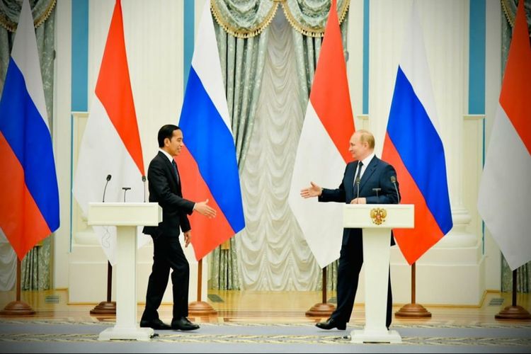 Presiden Joko Widodo dan Presiden Rusia Vladimir Putin di Istana Kremlin, Moskwa, Rusia, Kamis (30/6/2022).