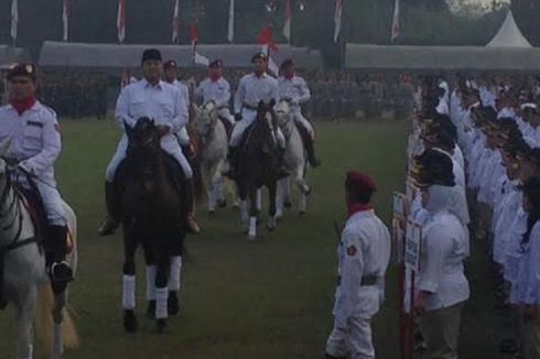 Menunggang Kuda, Prabowo Cek Kesiapan Kader Gerindra