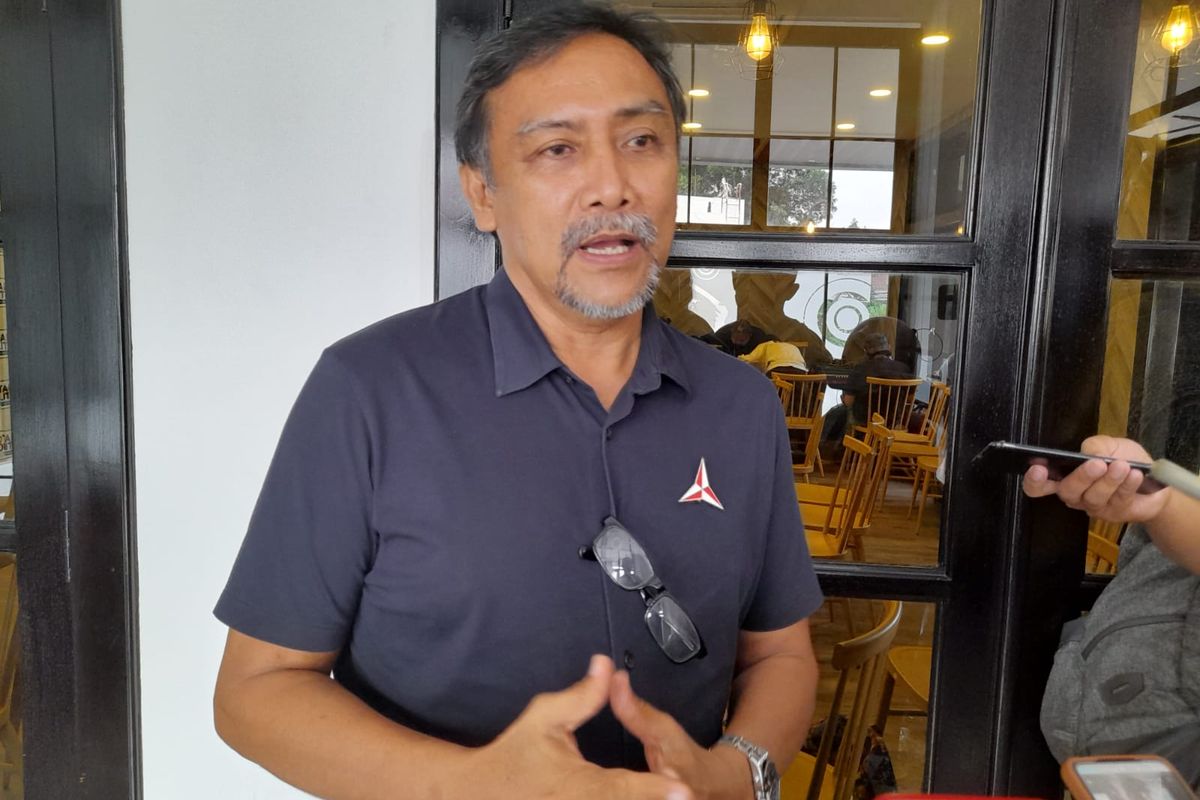 Sekretaris Majelis Tinggi Partai Demokrat Andi Mallarangeng ditemui usai acara diskusi Total Politik, kawasan Pasar Minggu, Jakarta Selatan, Minggu (17/7/2022).